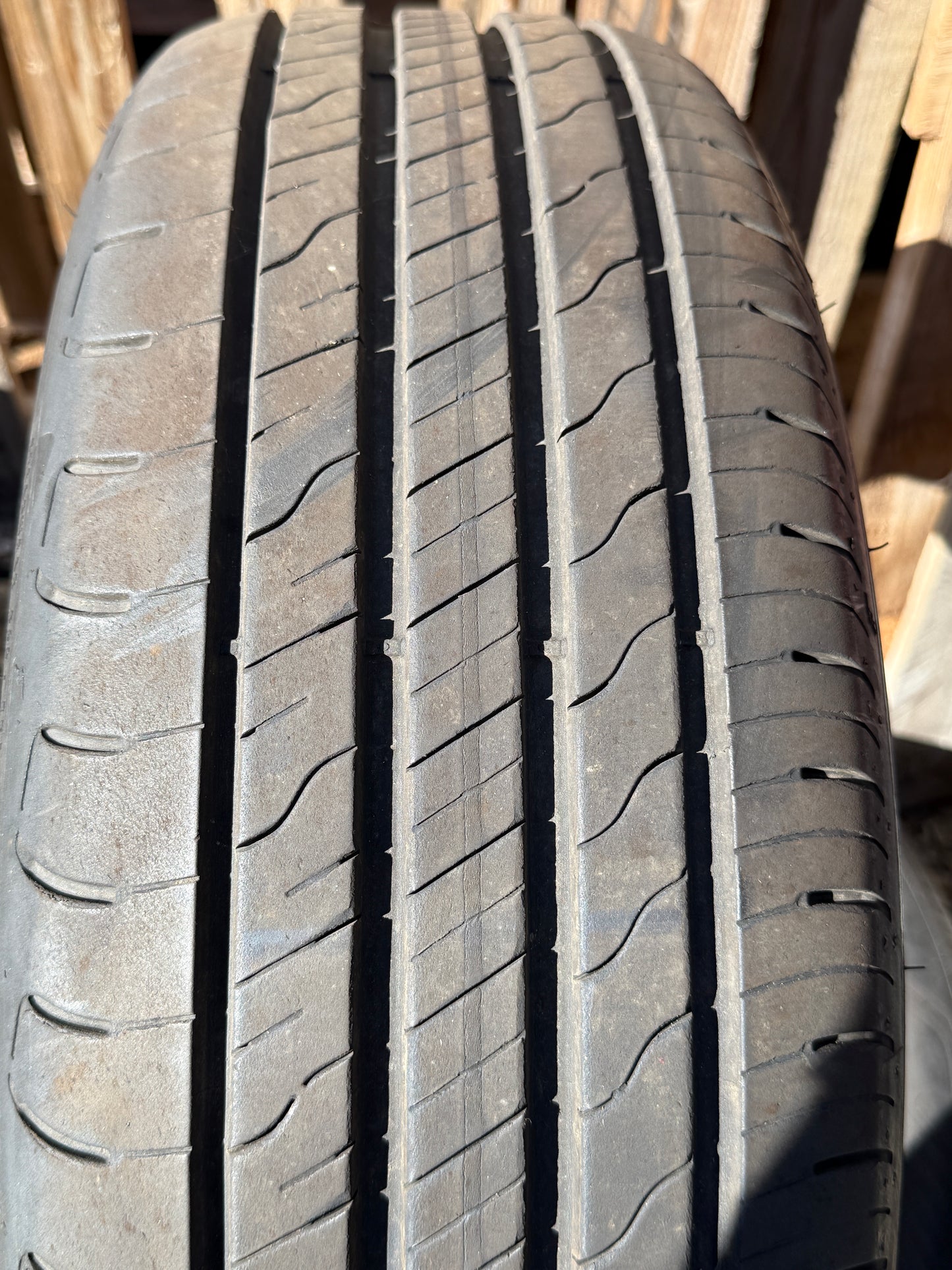 205/55/19 - Estive - Goodyear - DOT 2023/2025 - Usato