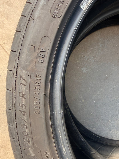 205/45/17 - estive - Michelin - DOT 2021 - Usato