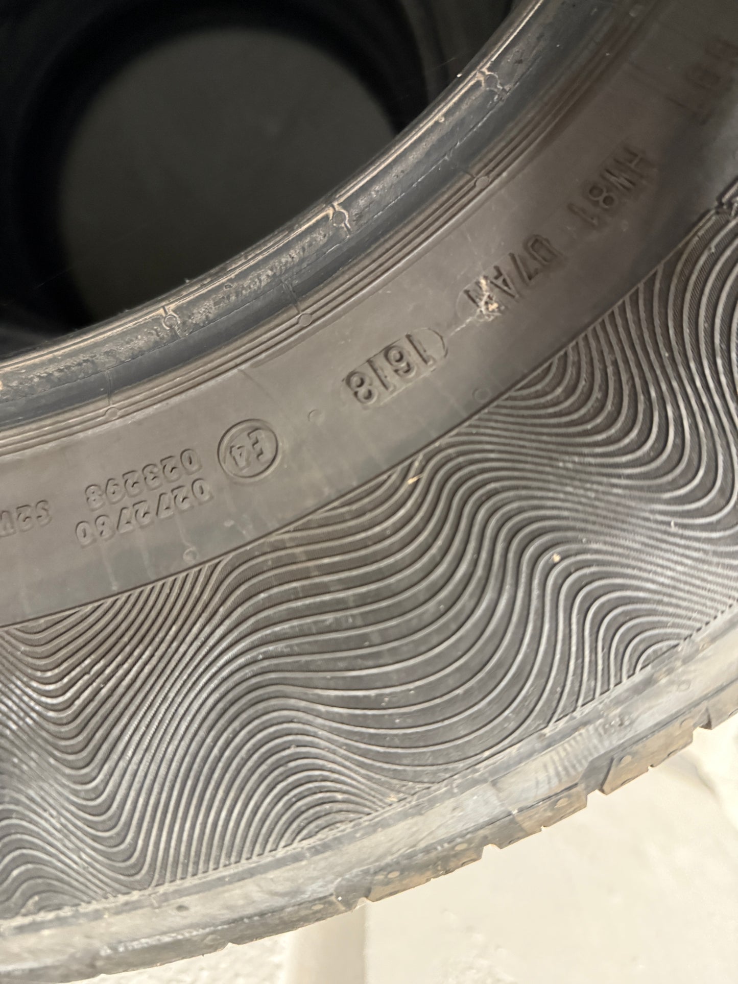 235/65/17 - estive - Continental - DOT 2018 - Usato