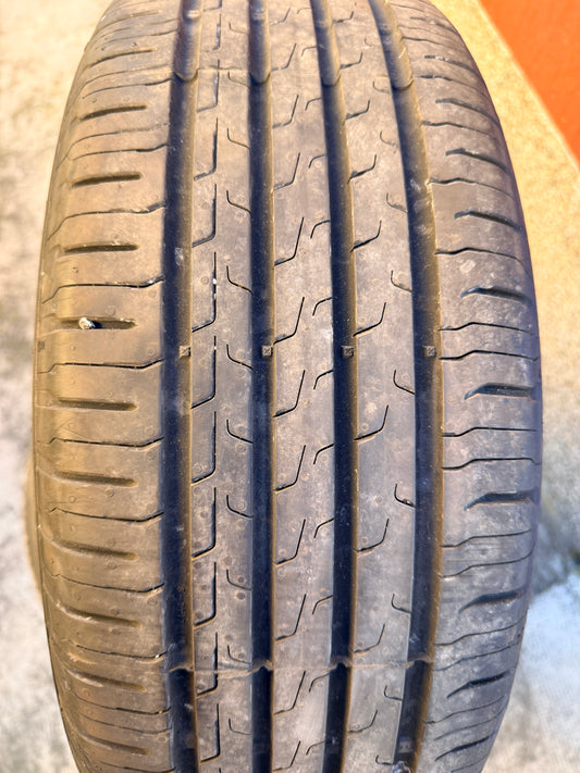 215/55/17 - Estive - Continental - DOT 2025 - Usato