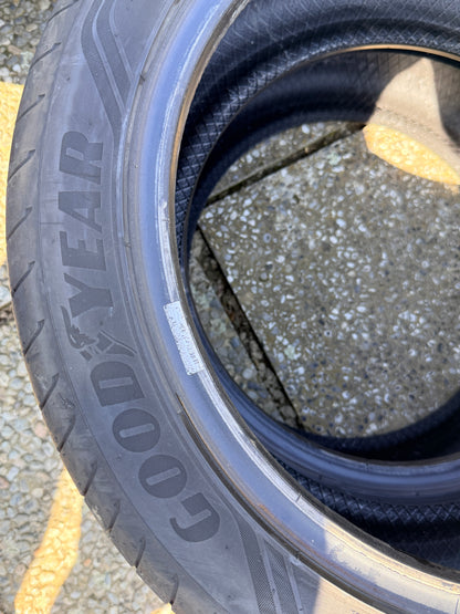 225/45/17 - Estive - Goodyear - DOT 2017 - Usato
