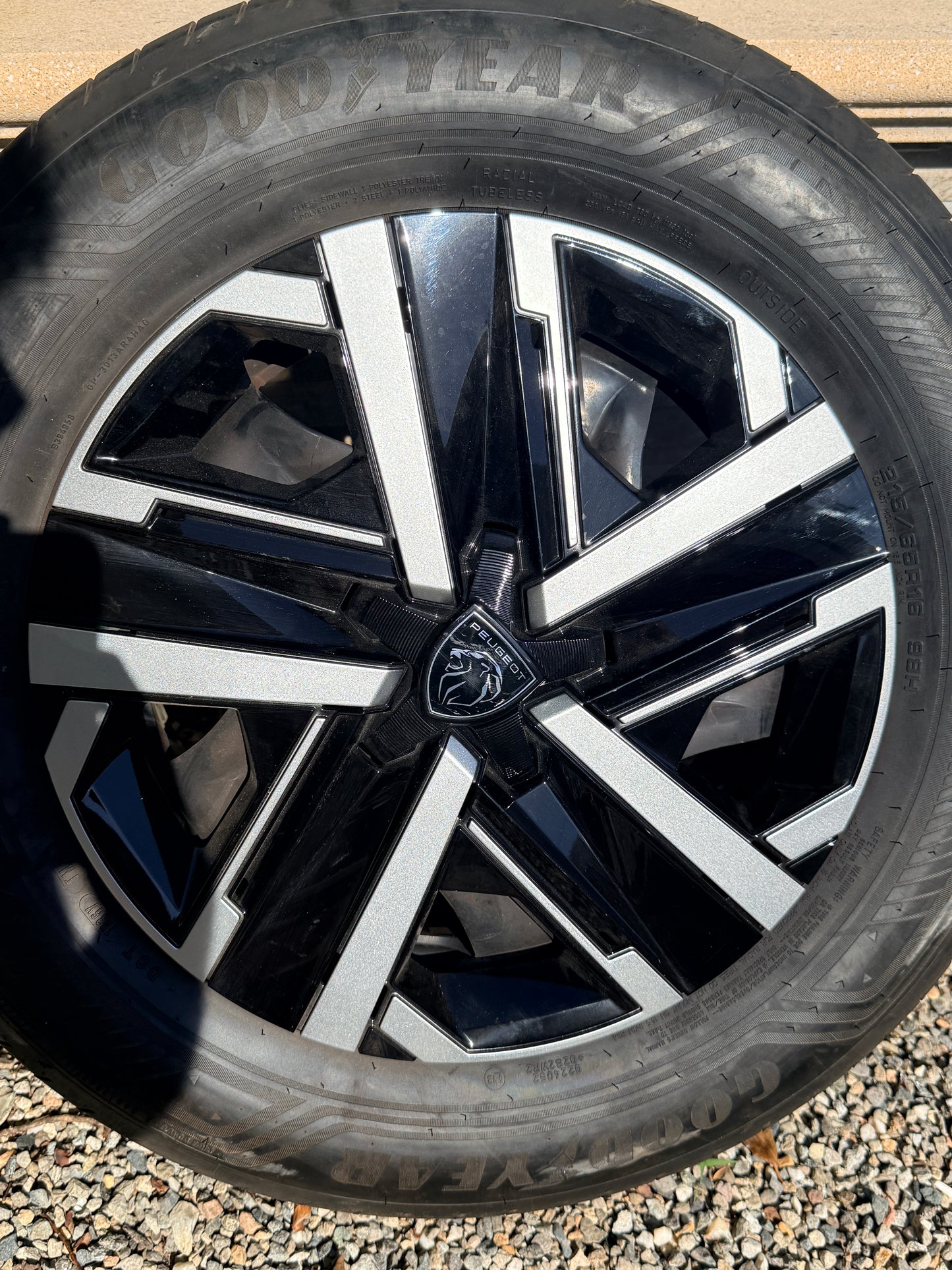 SOLO Cerchi 16” - Peugeot 2008 - Originali - Usato