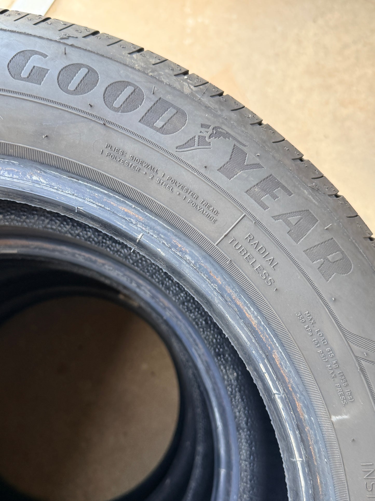 205/55/16 - Estive - Goodyear - DOT 2024 - Usato