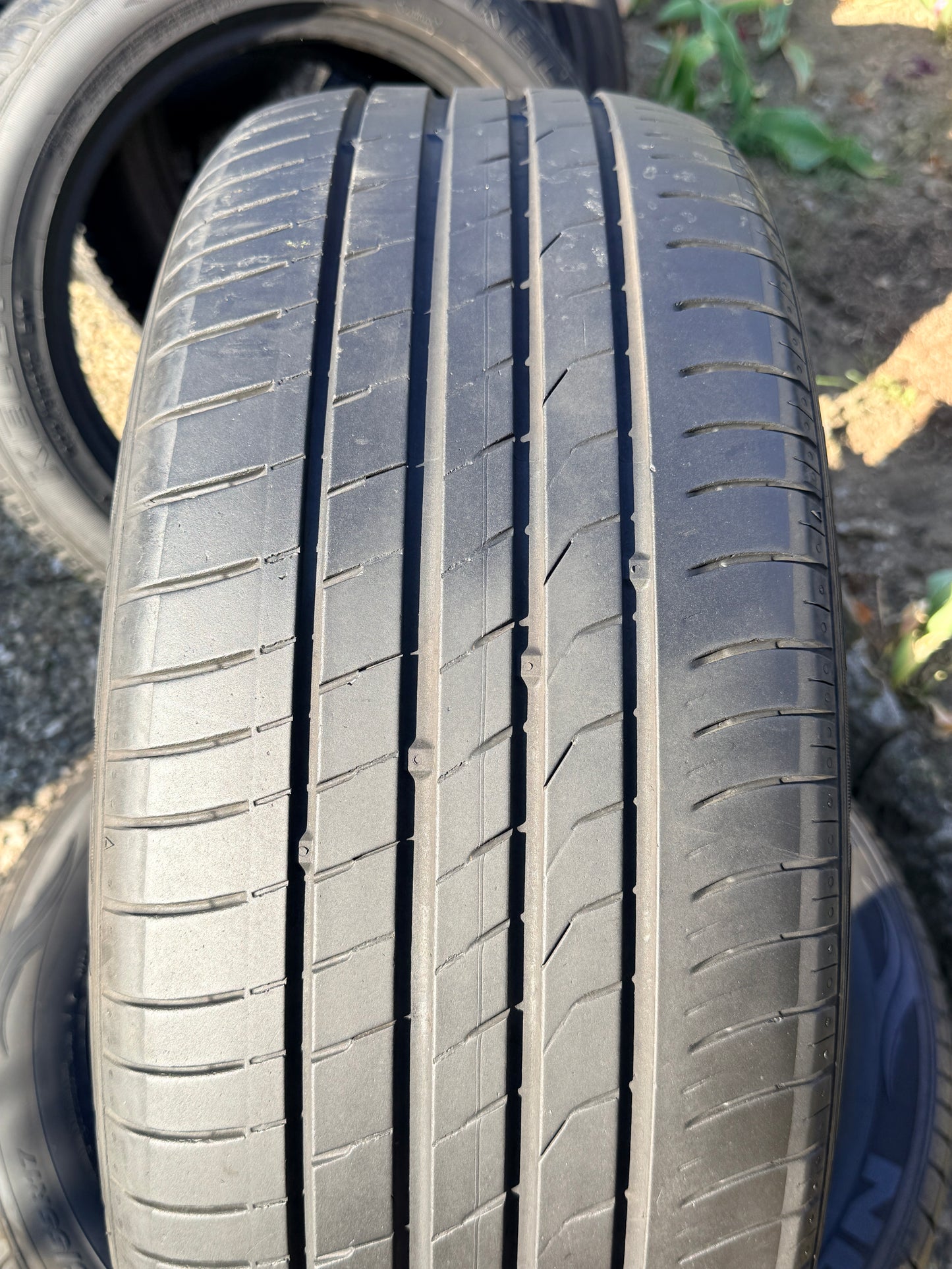 215/55/17 - Estive - Nexen - DOT 2019/2021 - Usato