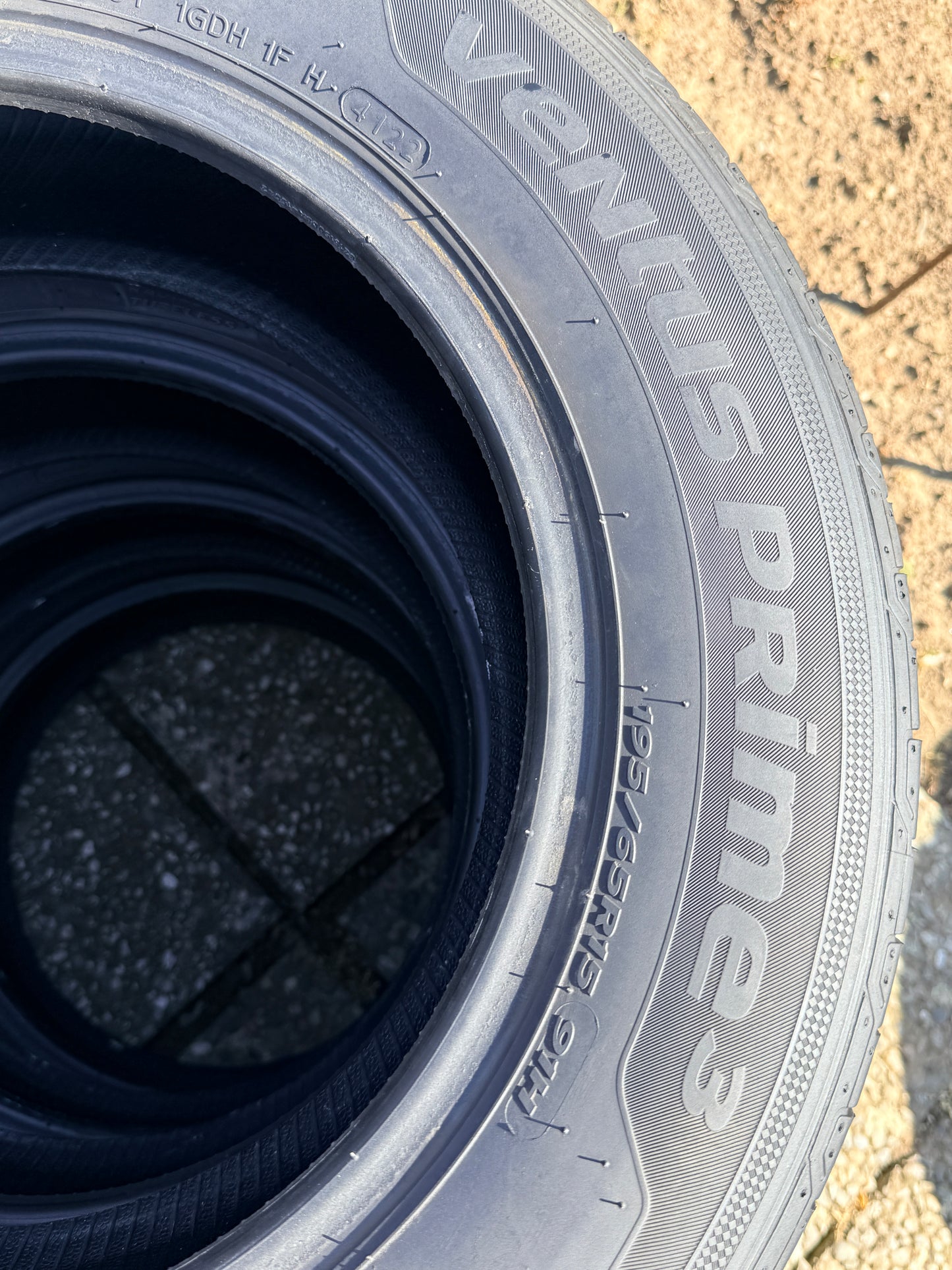 195/65/15-Estive-Hankook-DOT 2022-Usato