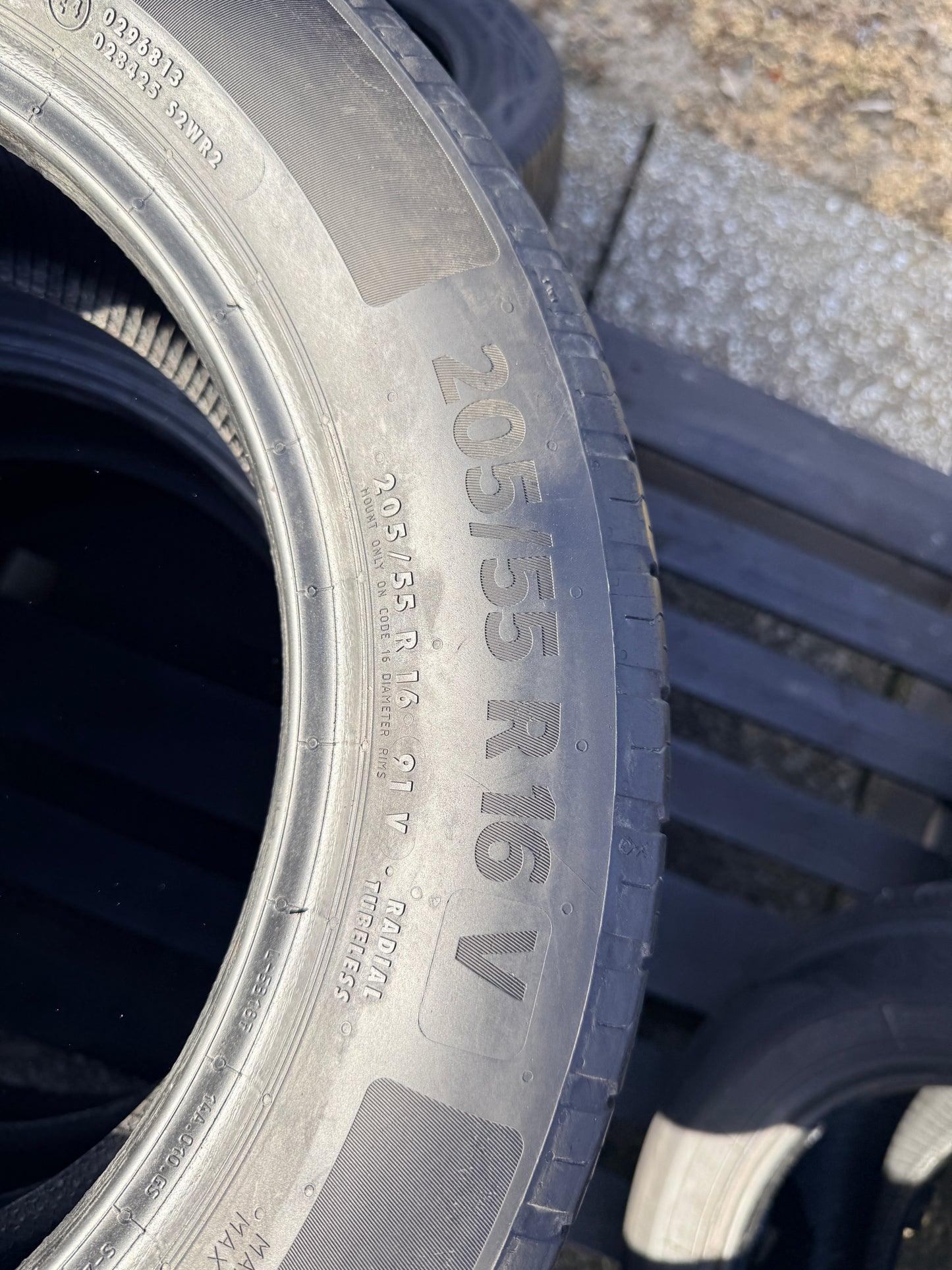 205/55/16-Estive-Continental-DOT TBD-Usato