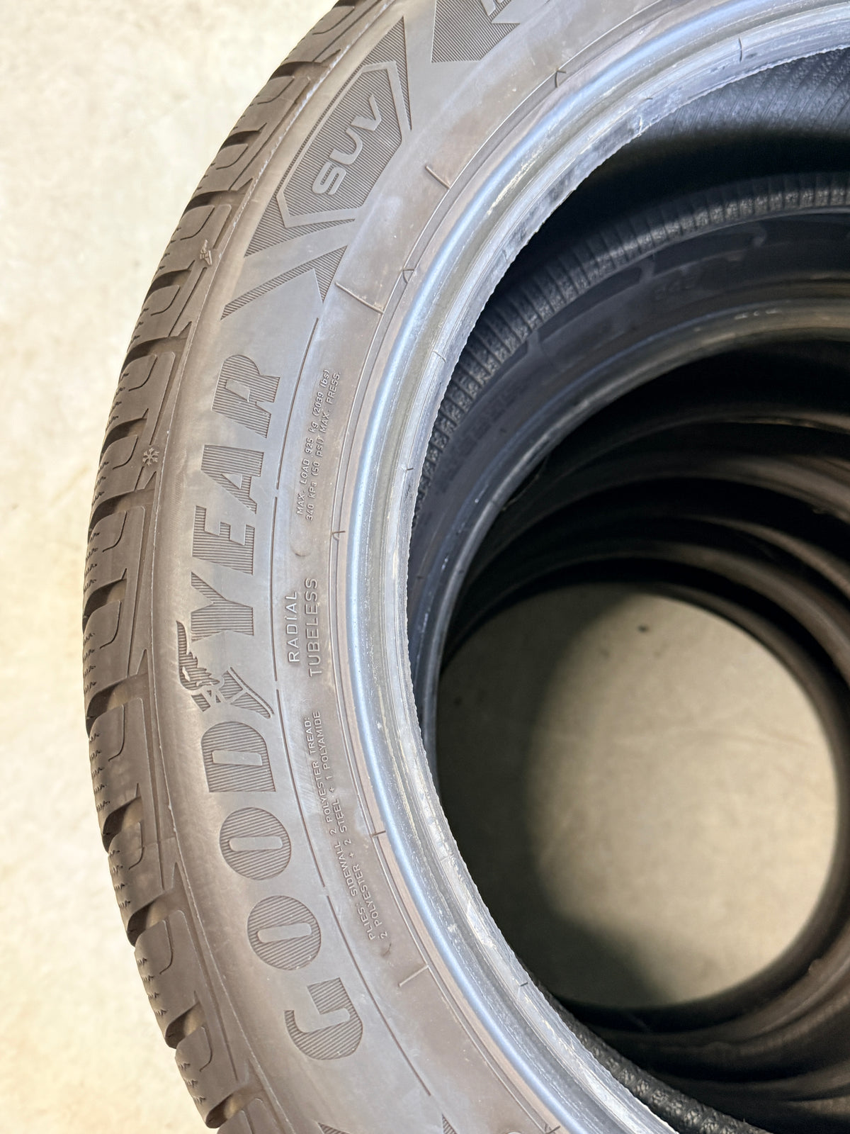 245/50/19 - Invernali - Goodyear - DOT 2023 - Usato