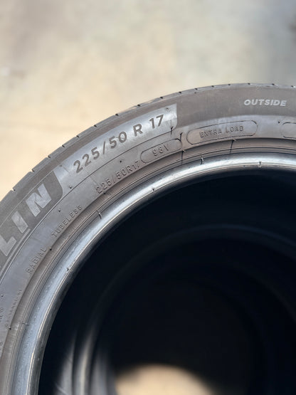 225/50/17 - Estive - Michelin - DOT 2021 - Usato