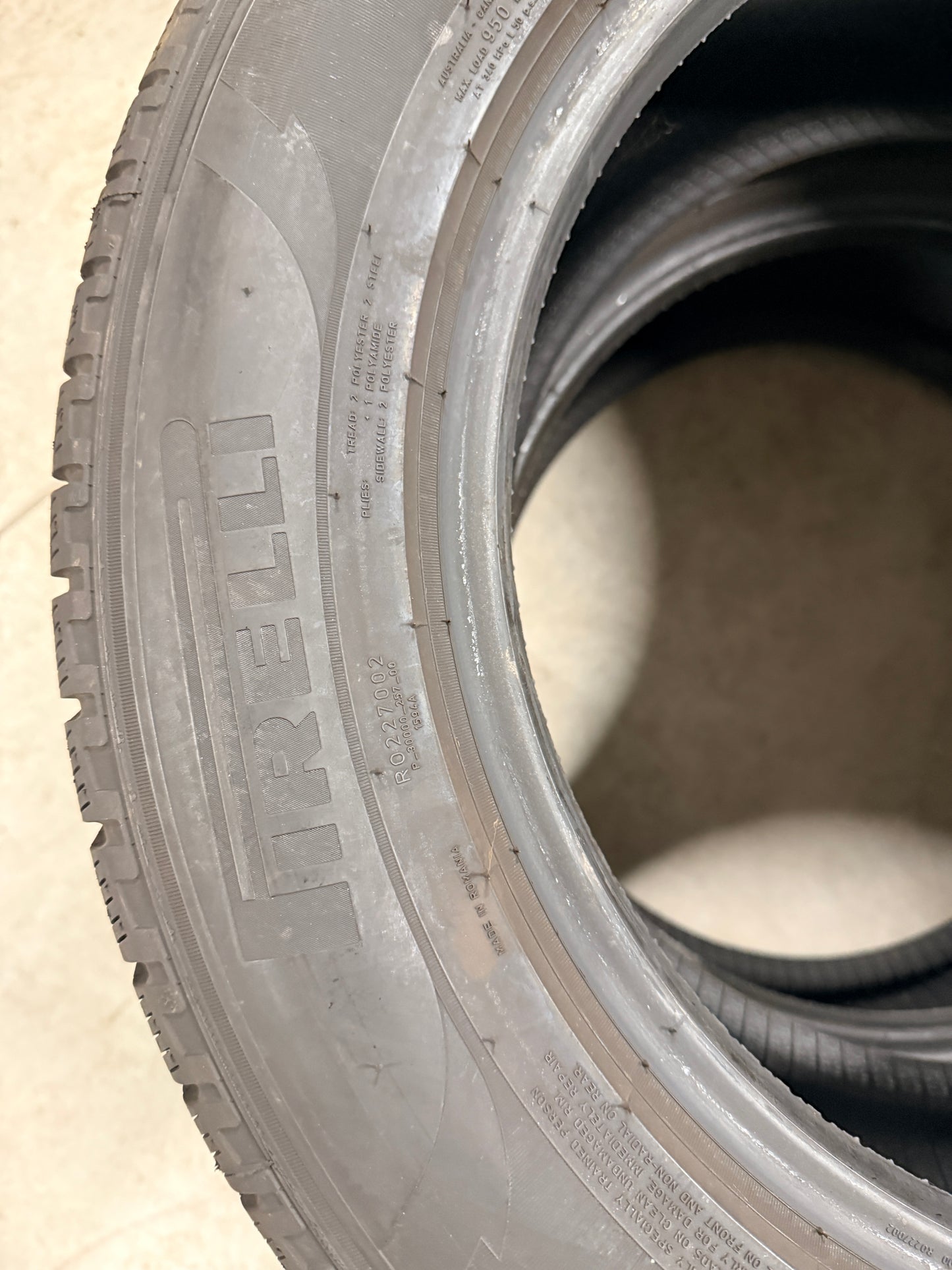 235/60/17 - Invernali - Pirelli - DOT 2022 - Usato
