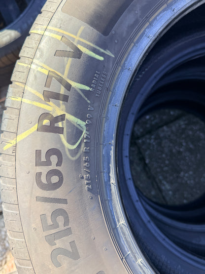 215/65/17 - Estive - Continental - DOT 2021 - Usato