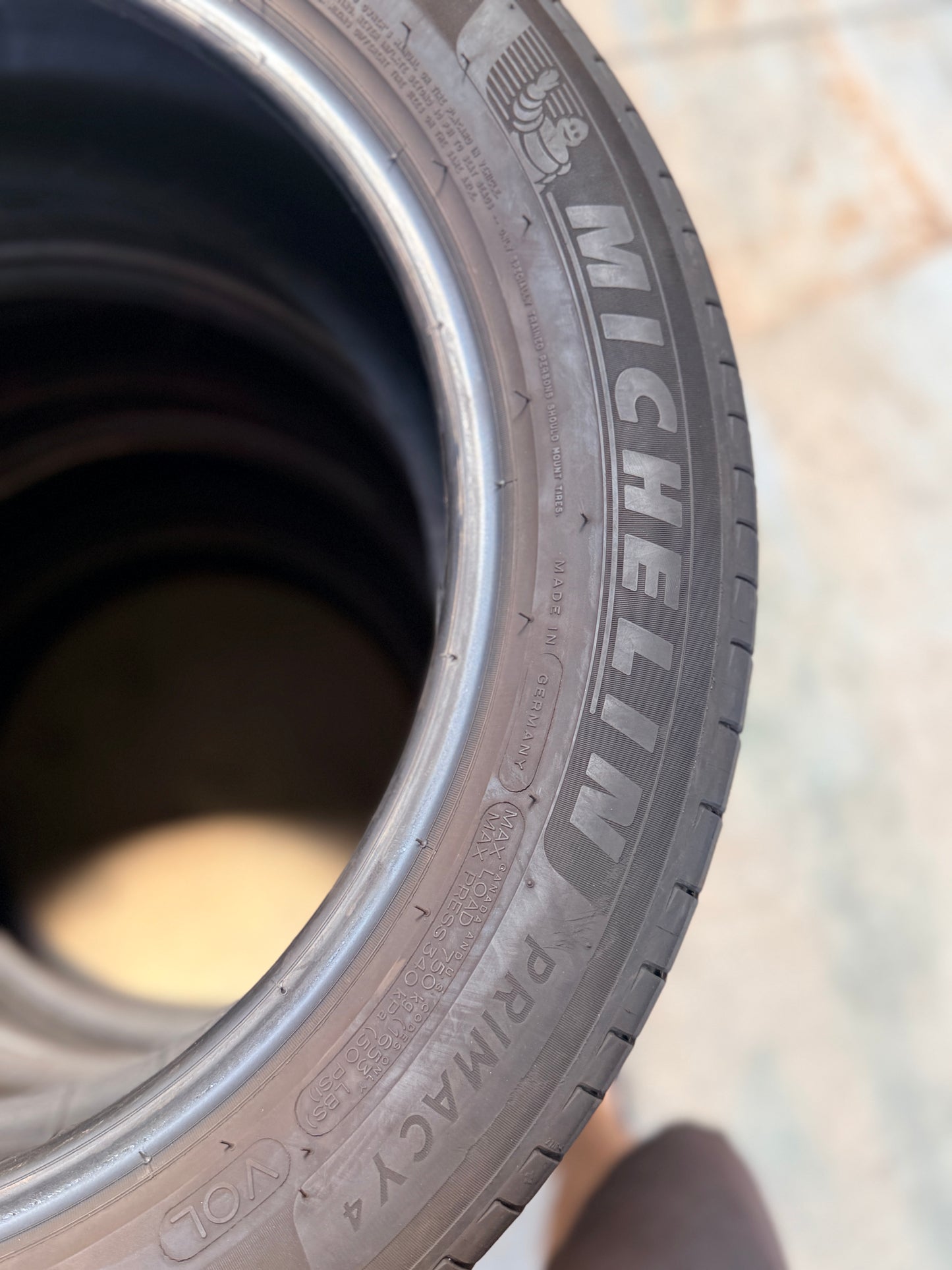 225/50/17 - Estive - Michelin - DOT 2021 - Usato