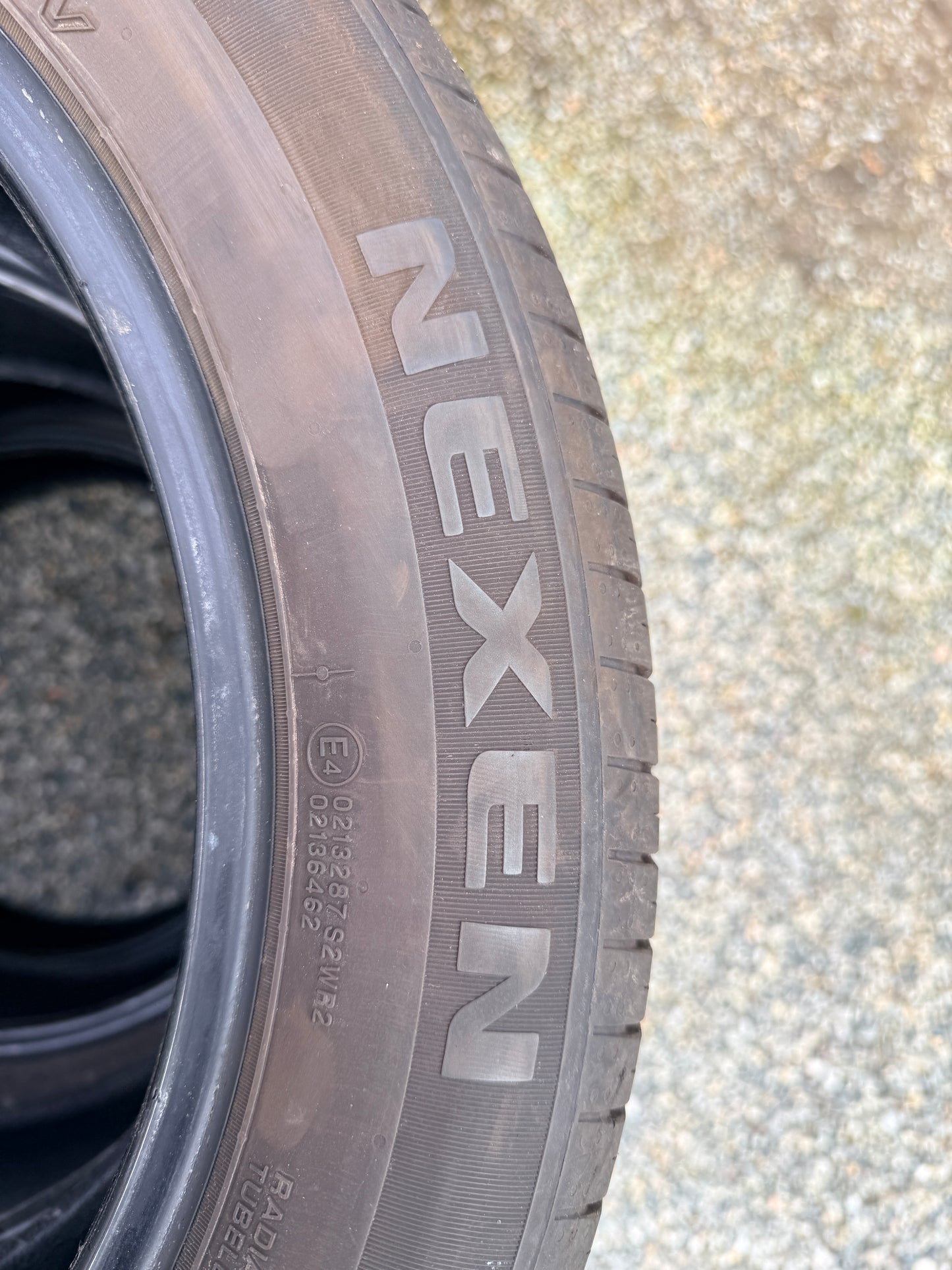 215/55/18 - Estive - Nexen - DOT 2023 - Usato