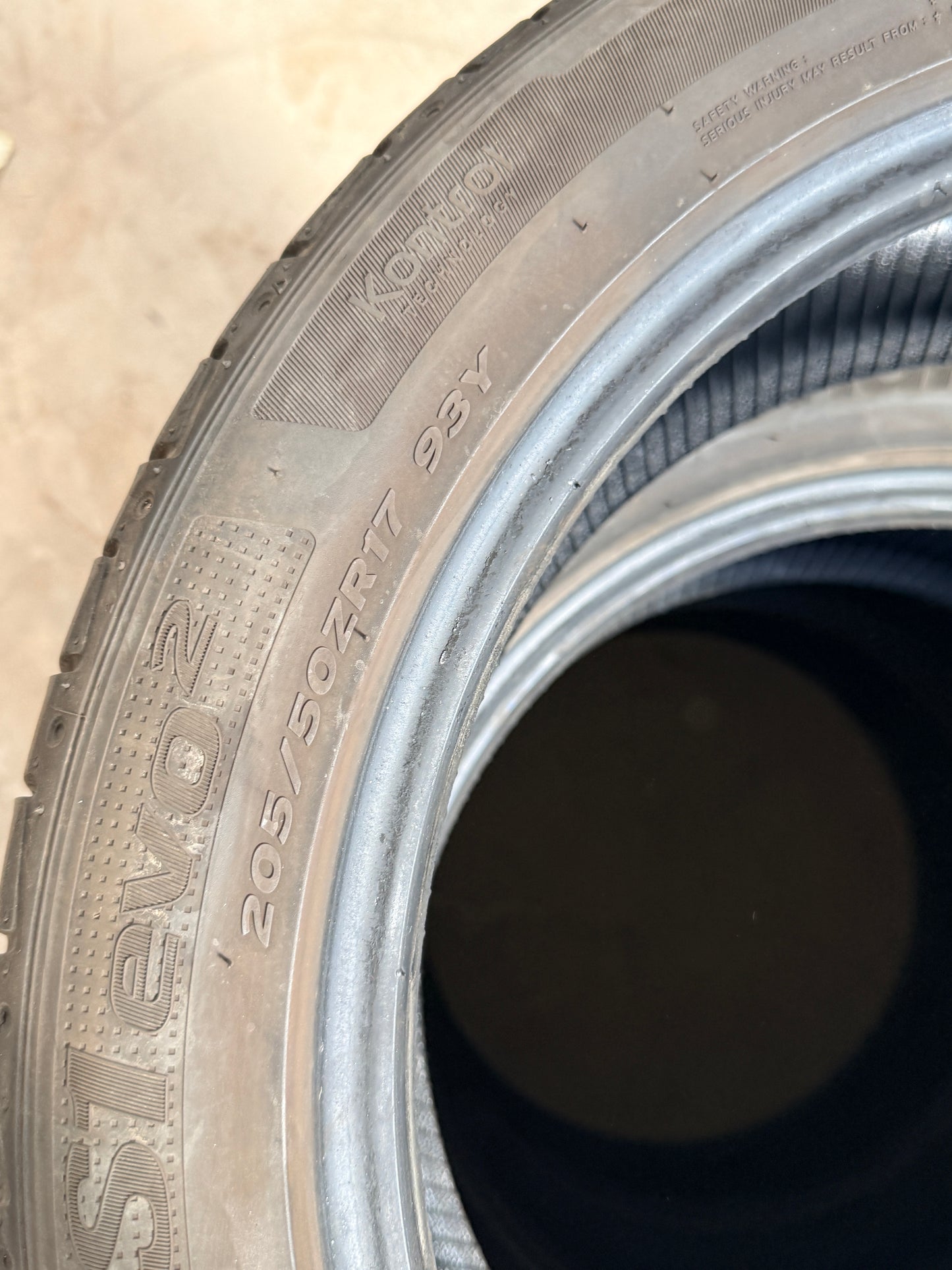 205/50/17- Estive - Hankook - DOT 2023 - Usato