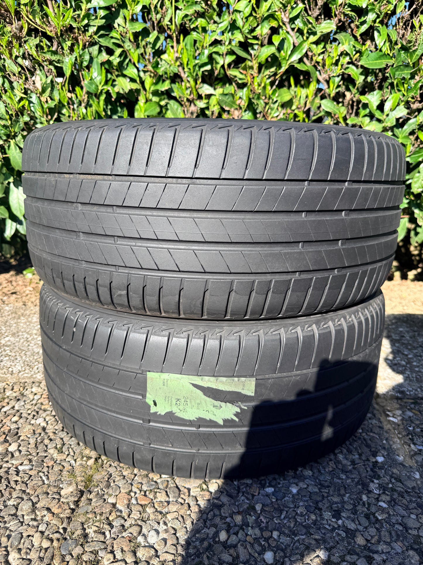 245/40/19 - Estive - Bridgestone - DOT 2022 - Usato
