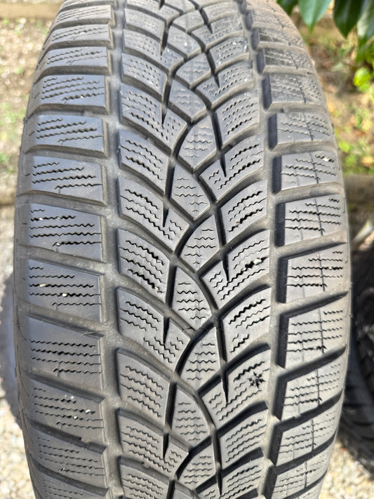 215/65/16 - Invernali - Goodyear - DOT 2019 - Usato