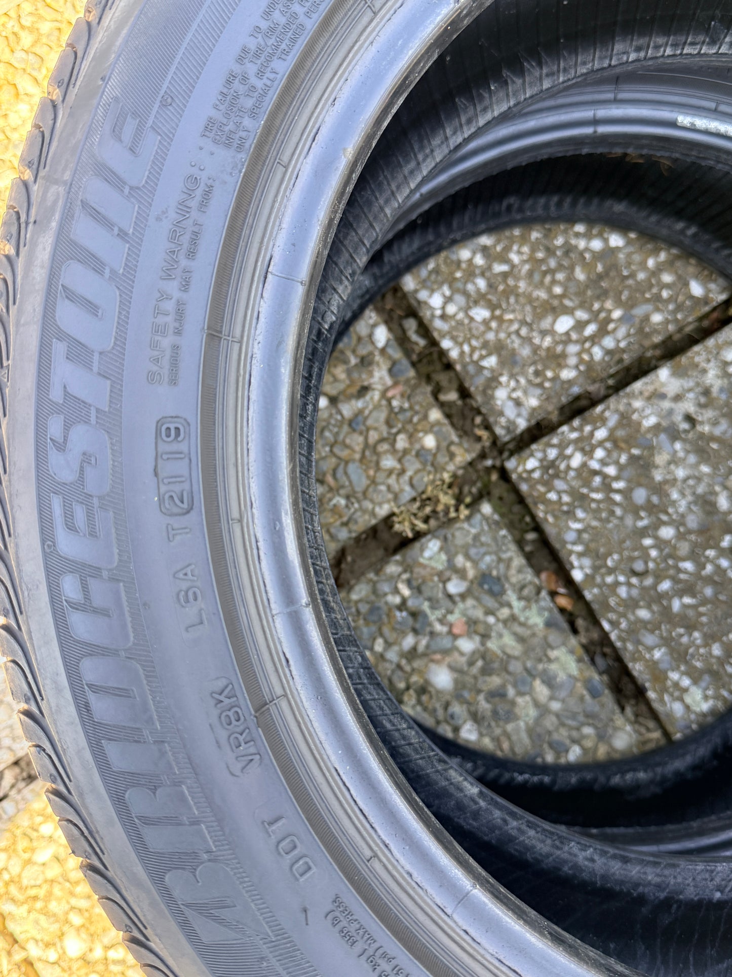205/55/16-Estive-Bridgestone (anti-foratura)-DOT 2019-Usato