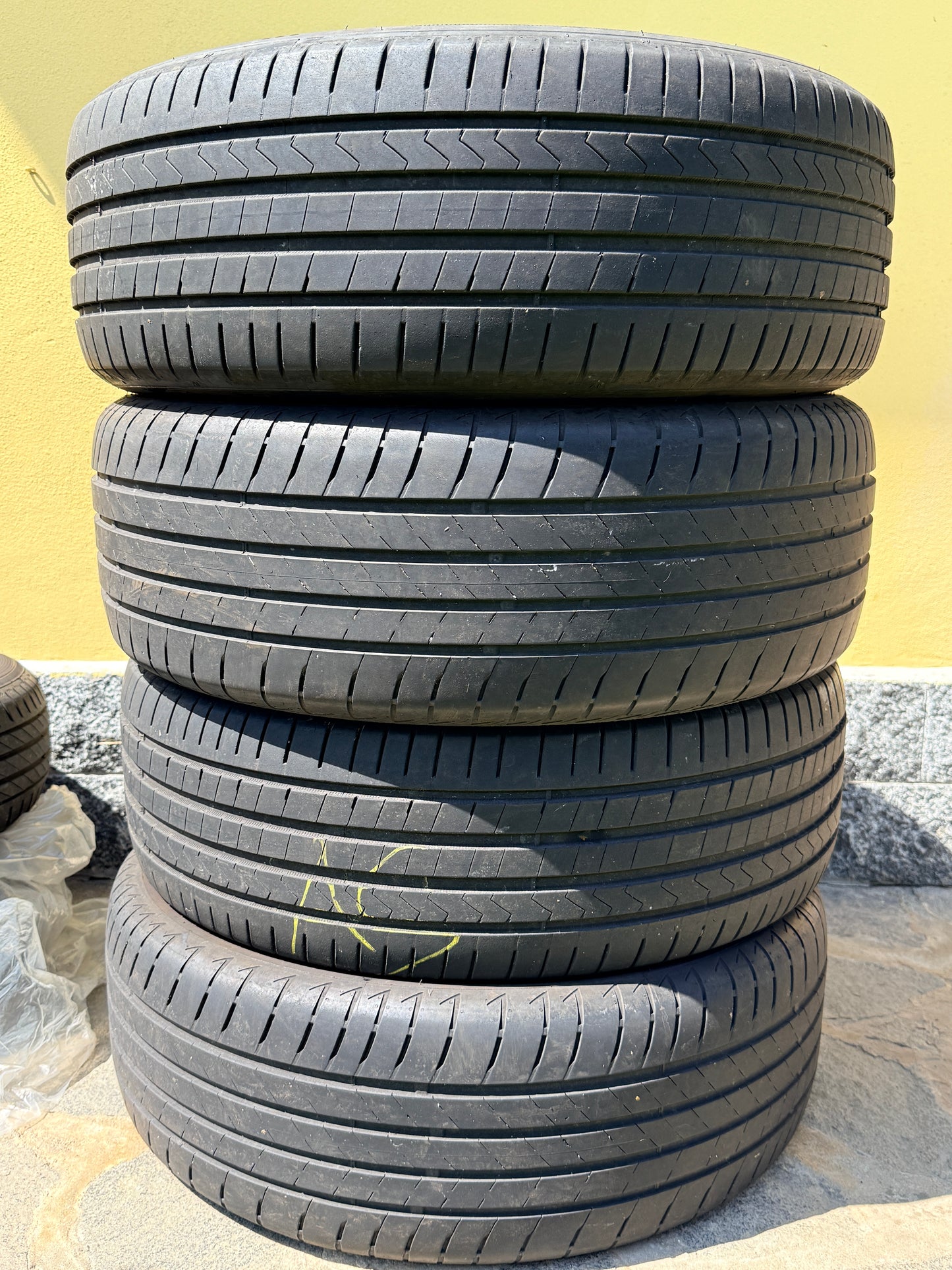 235/55/18 - Estive - Hankook/Bridgestone - DOT 2023/2024 - Usato