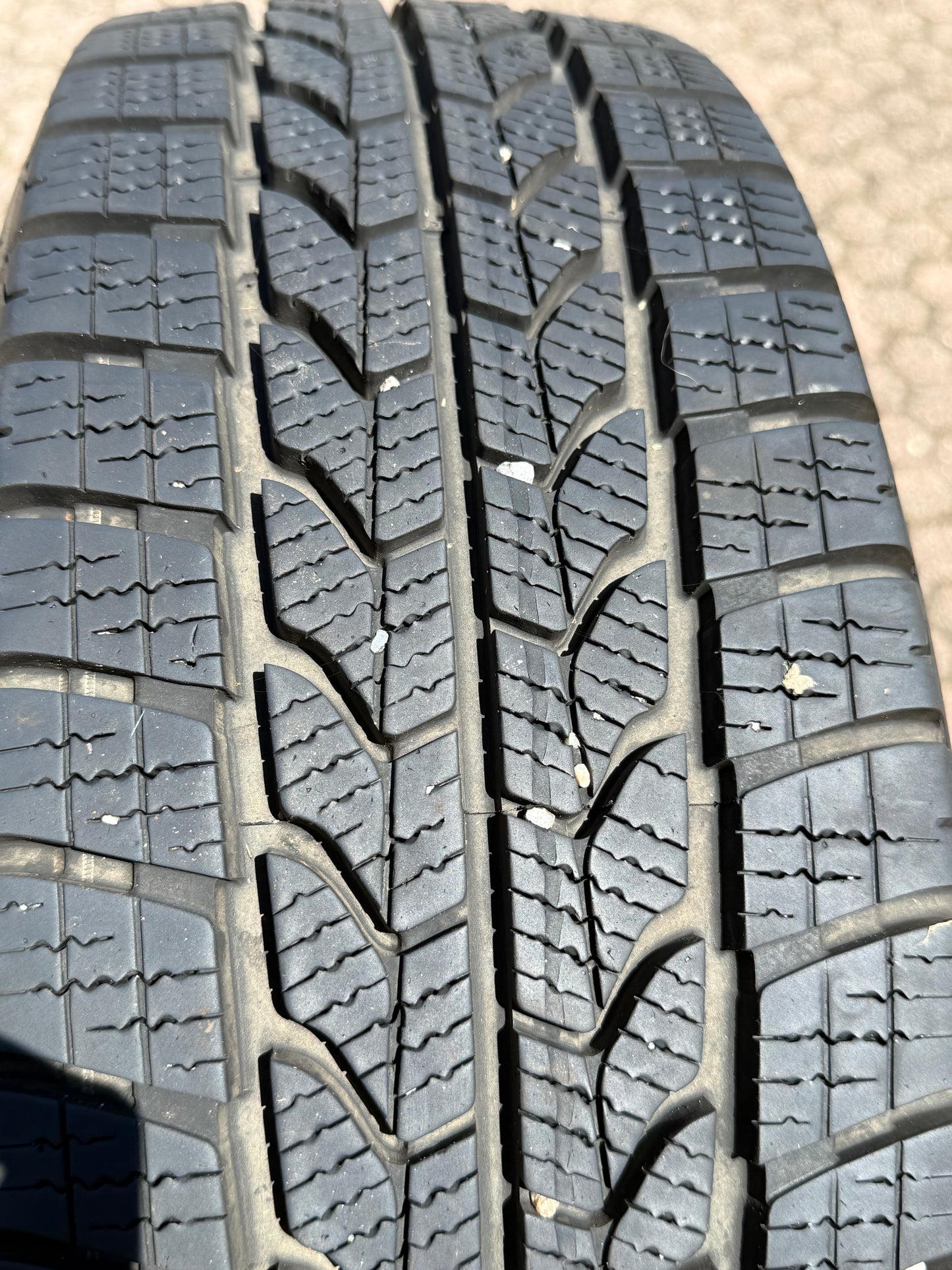 205/65/16C - Invernali - Goodyear - DOT 2023 - Usato