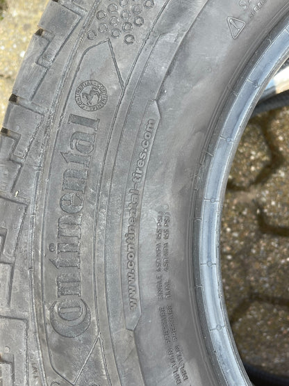 215/70/15C - Estive - Continental - DOT 2022 - Usato