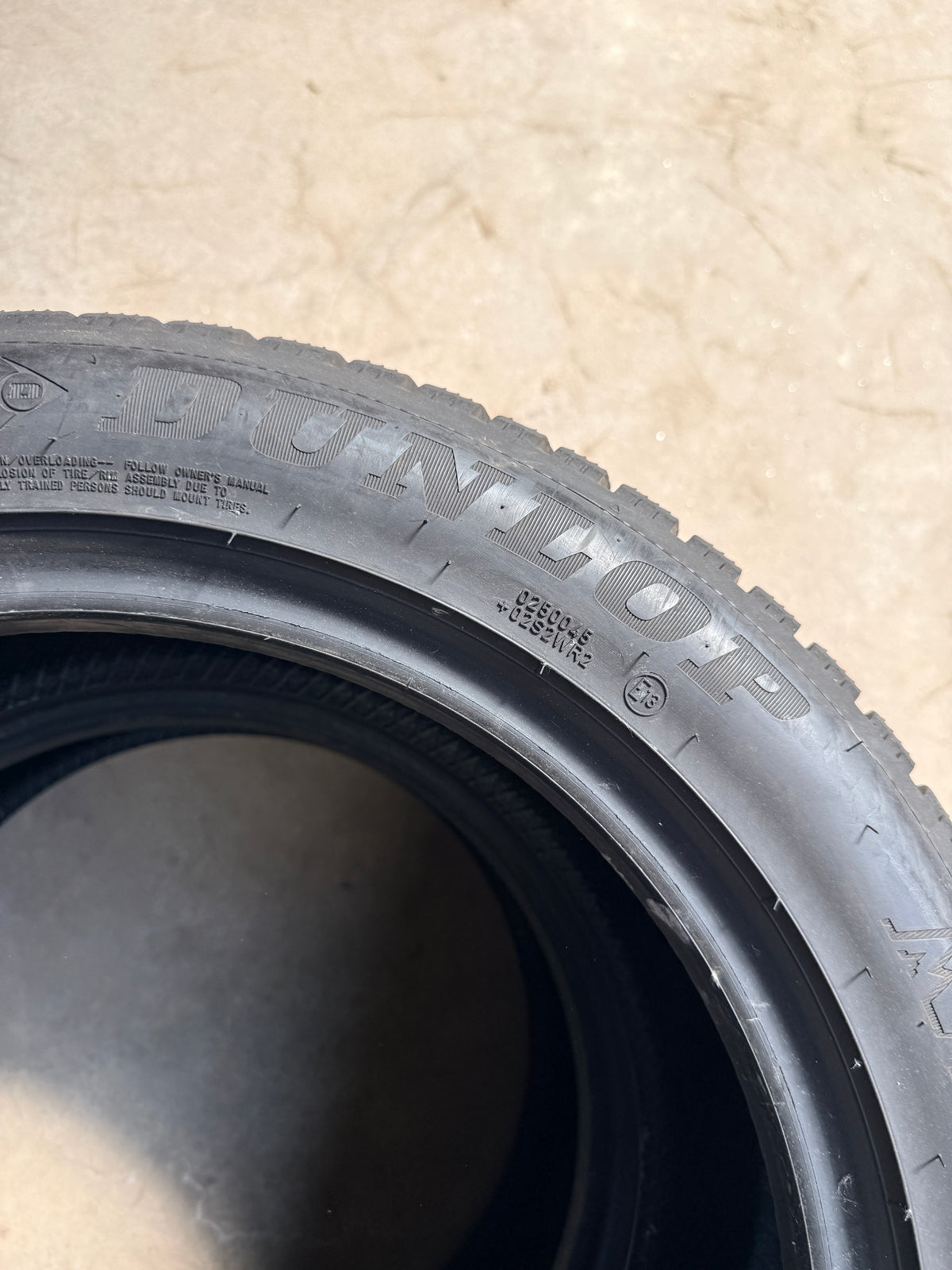 225/50/17 - Invernali - Dunlop - DOT 2023 - Usato