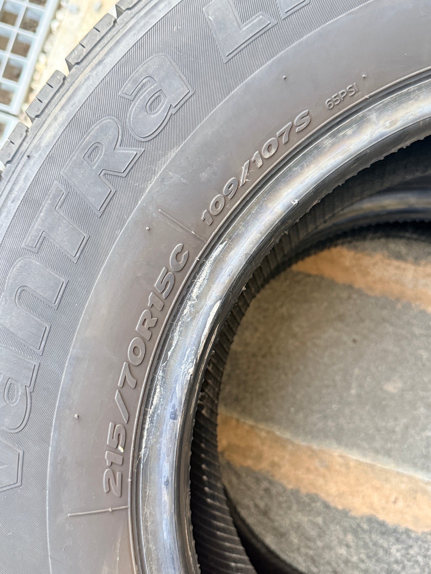215/70/15C - Estive - Hankook - DOT 2024 - Usato
