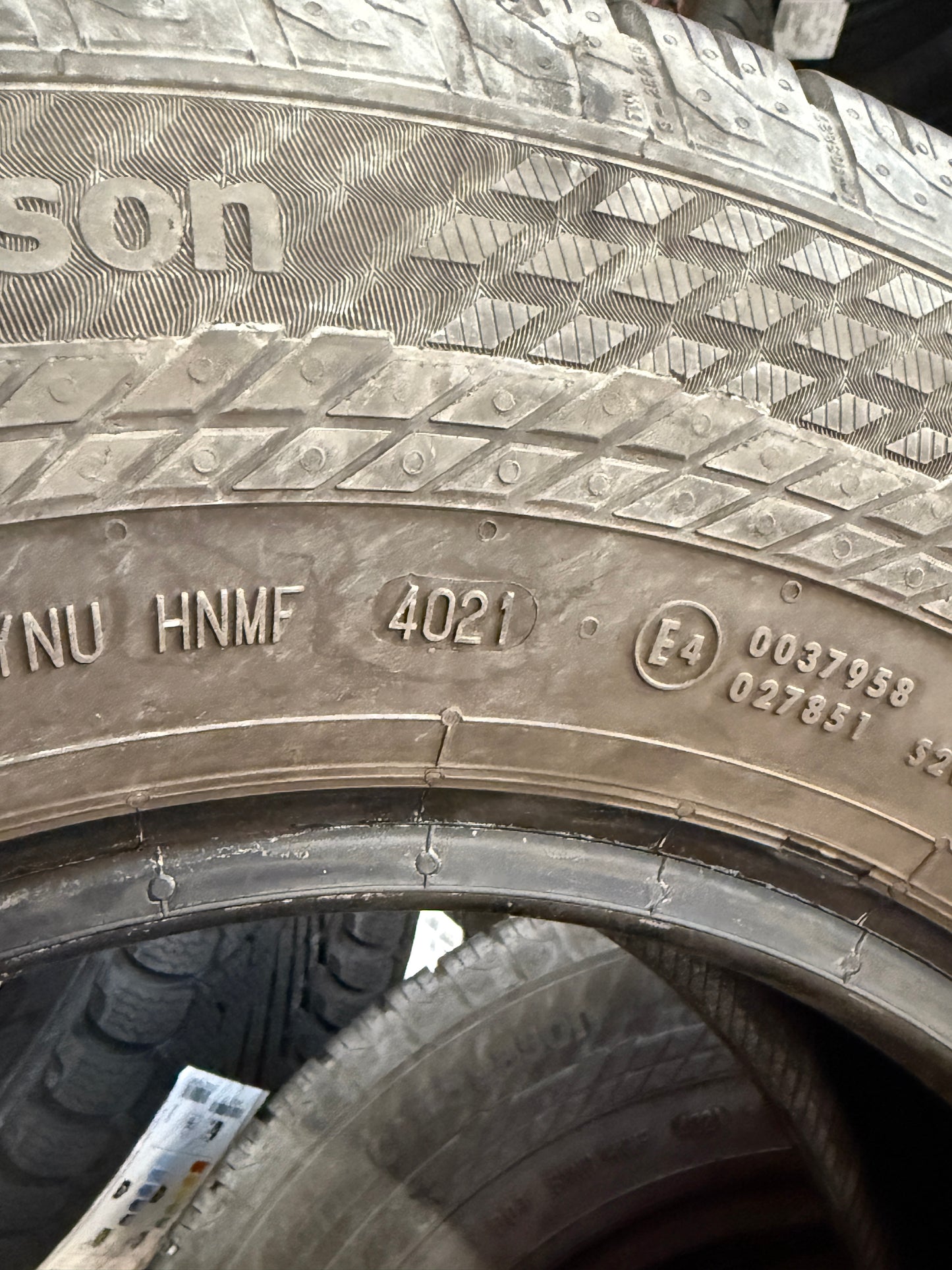 225/70/15C - 4 stagioni - Continental - DOT 2021 - Usato