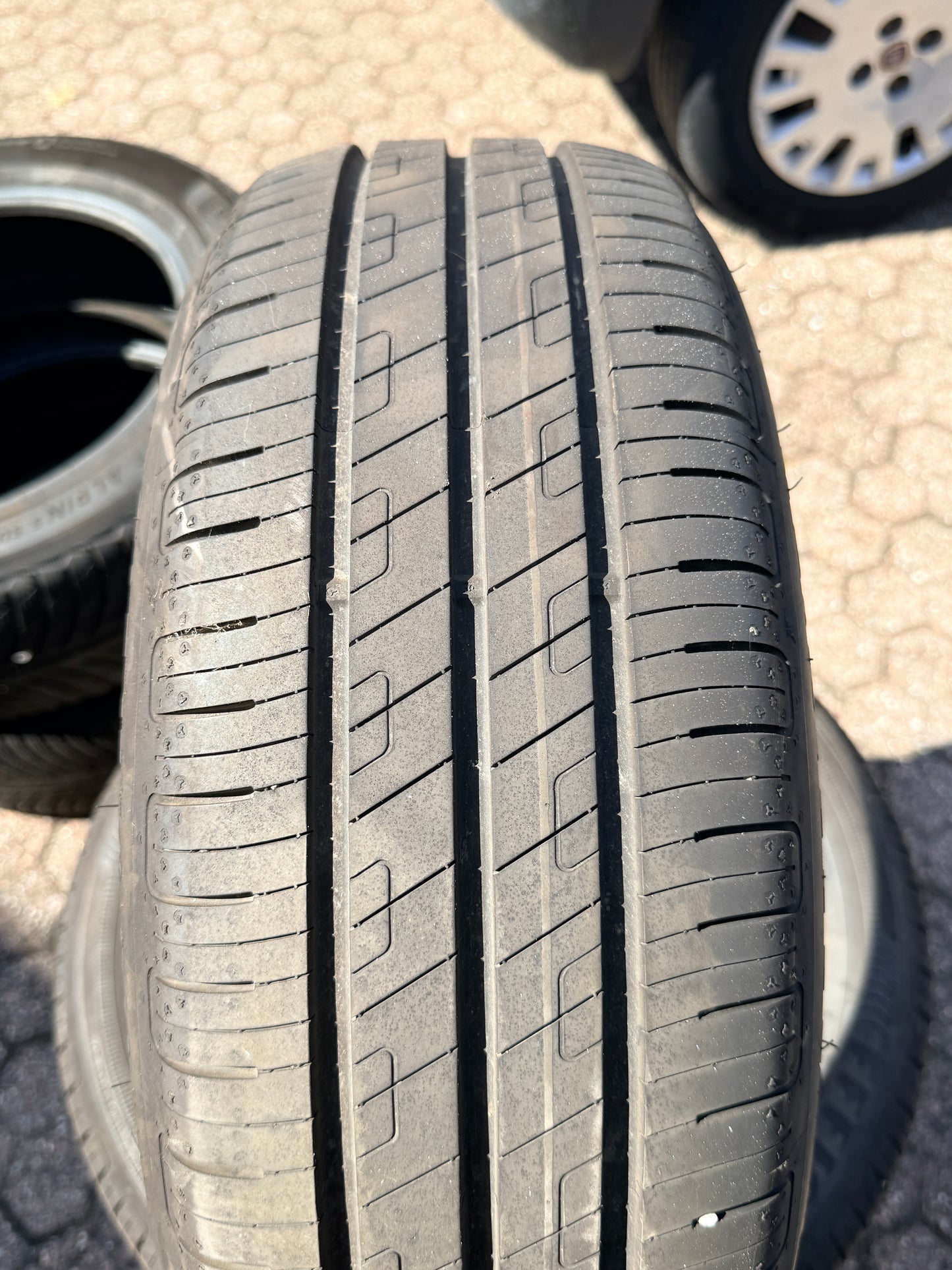 185/55/15 - Estive - Goodyear - DOT 2023 - Usato