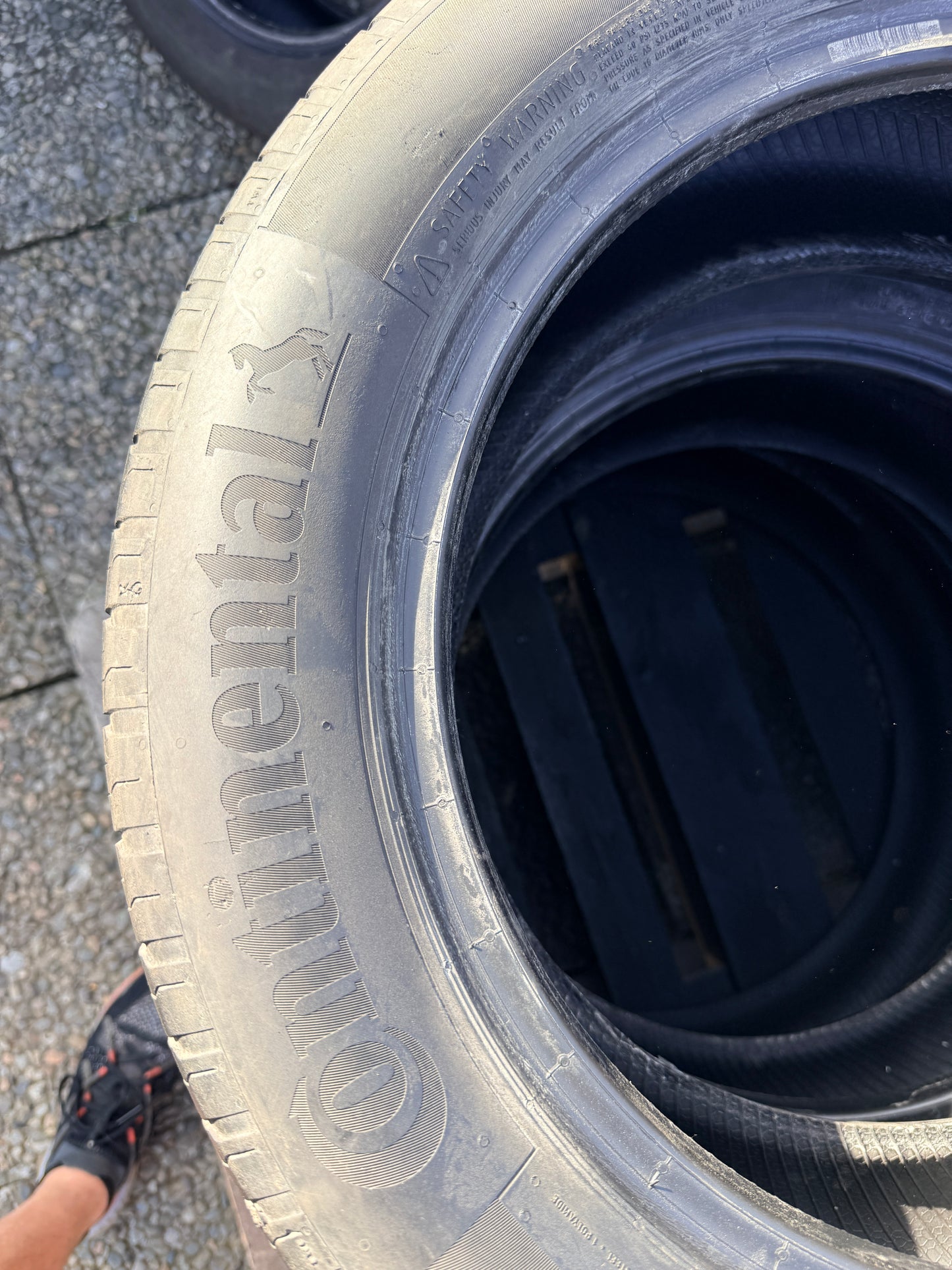 205/55/16-Estive-Continental-DOT TBD-Usato