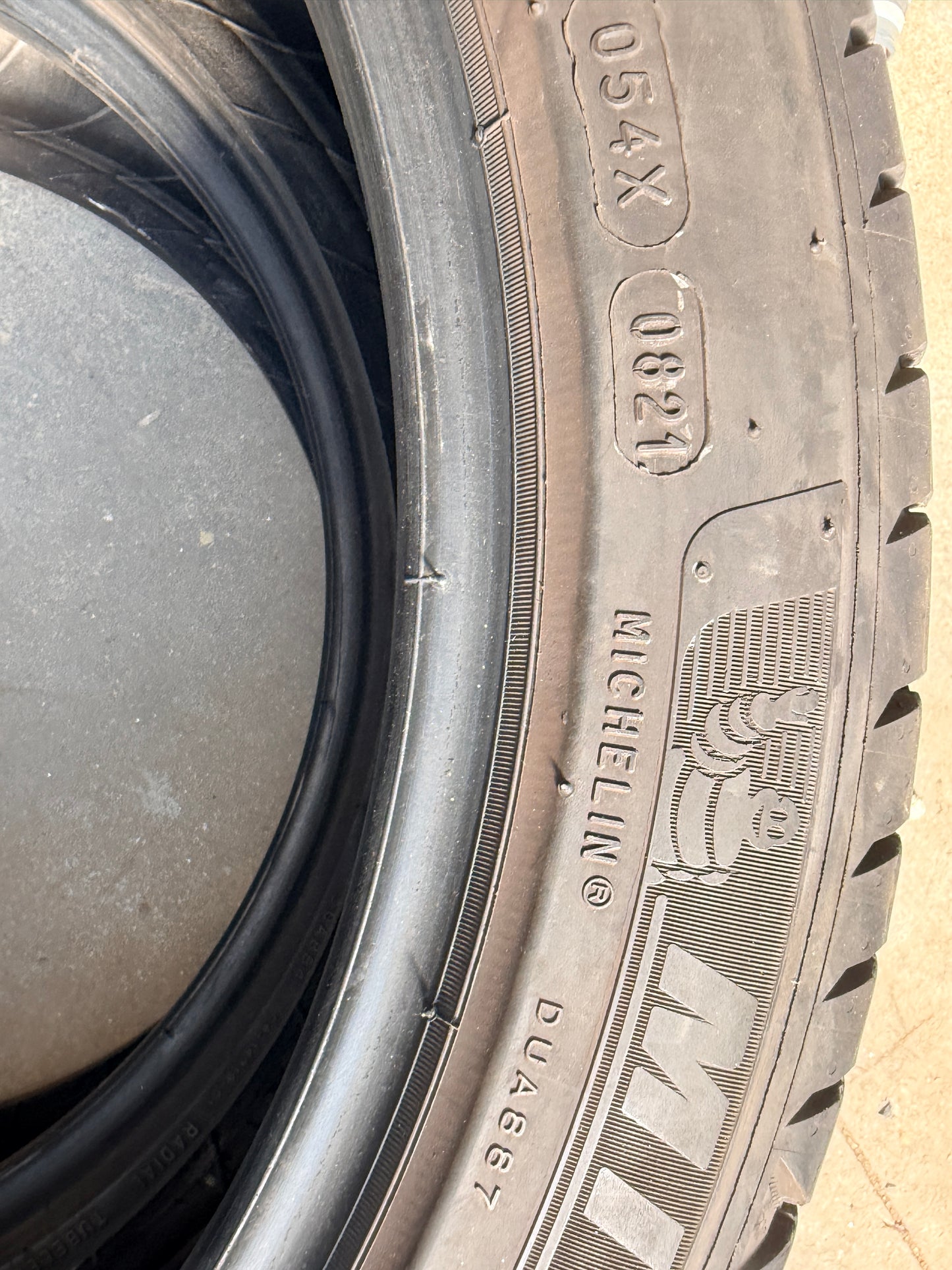 205/45/17 - estive - Michelin - DOT 2021 - Usato