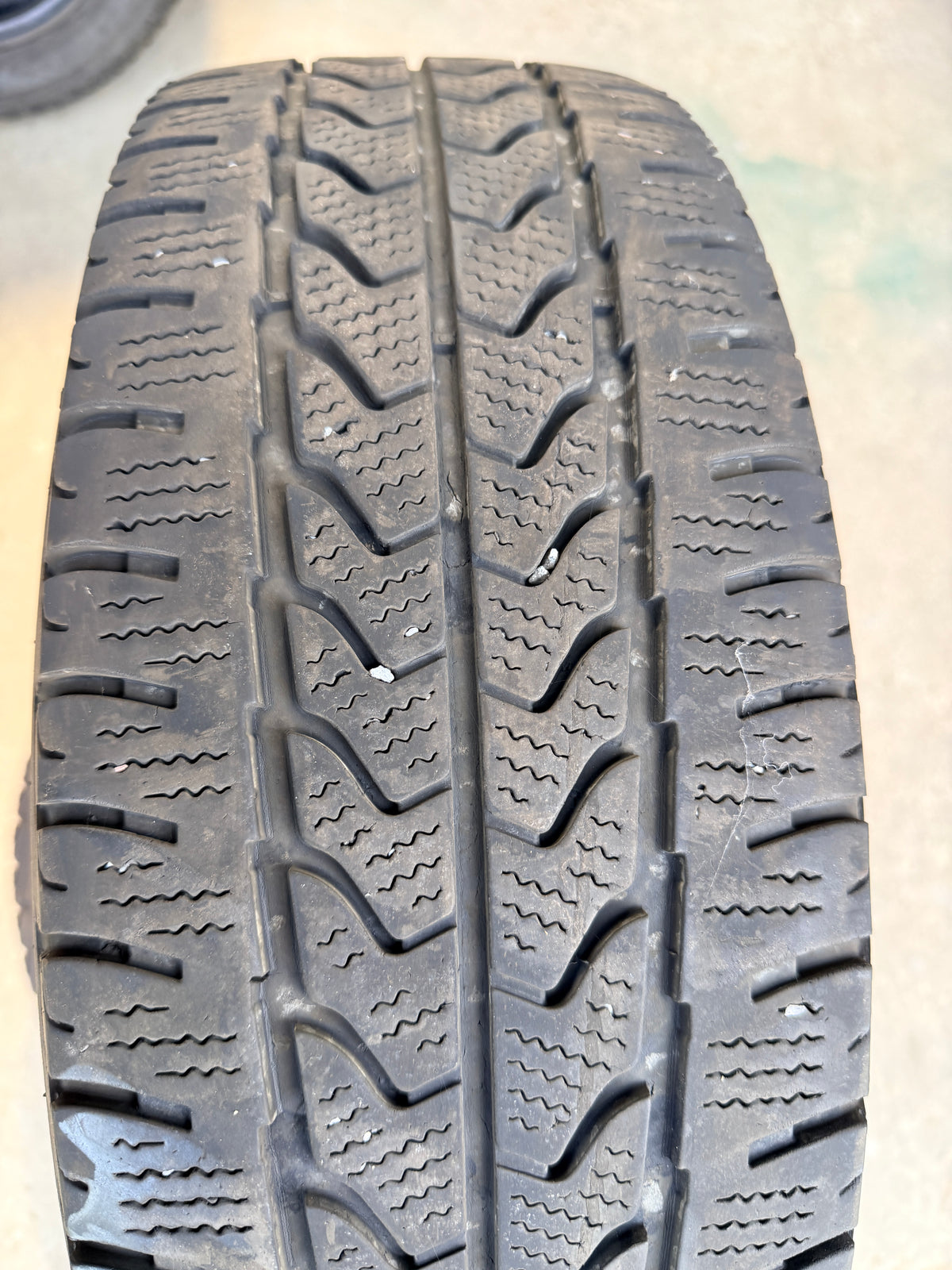 215/70/15C - Invernali - Goodyear - DOT 2024 - Usato