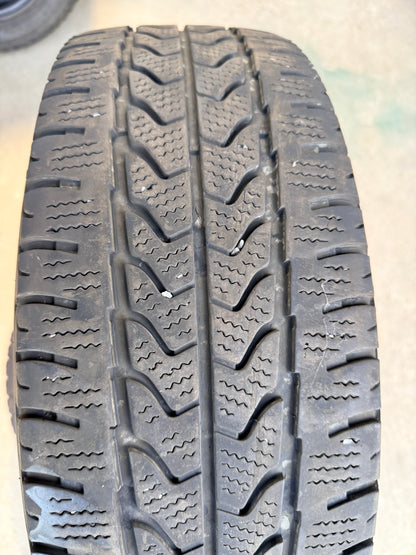 215/70/15C - Invernali - Goodyear - DOT 2024 - Usato
