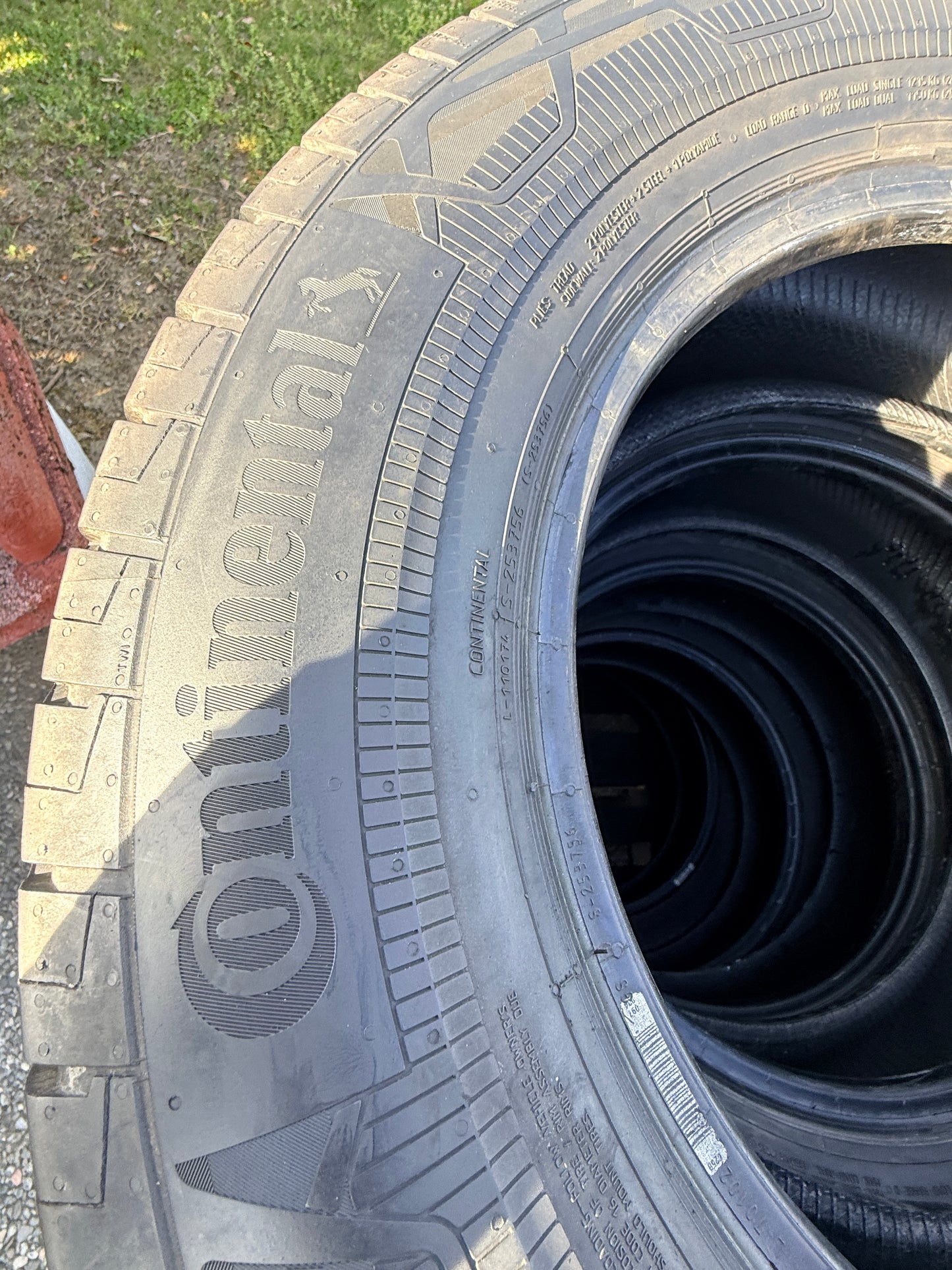 235/65/16C - estive - Continental - DOT 2021 - Usato
