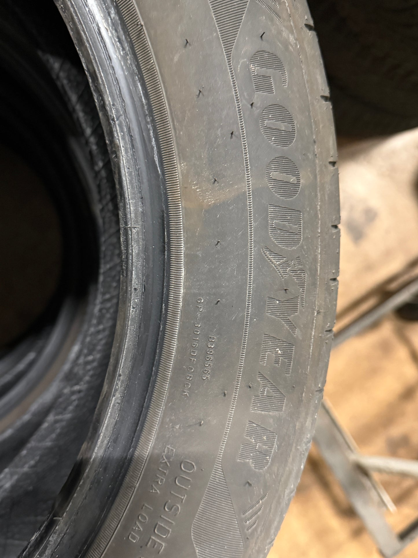 235/50/18 - Estive - Goodyear - DOT 2025 - Usato