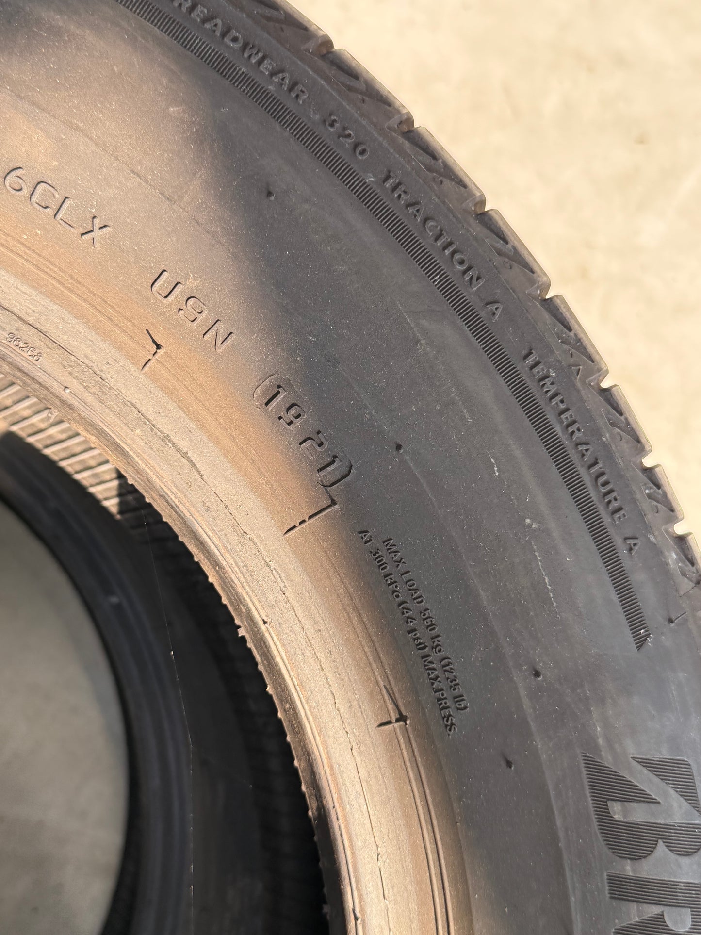 185/65/15 - Estive - Bridgestone - DOT 2021 - Usato