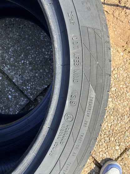235/45/19 - Estive - Continental - DOT 2019 - Usato