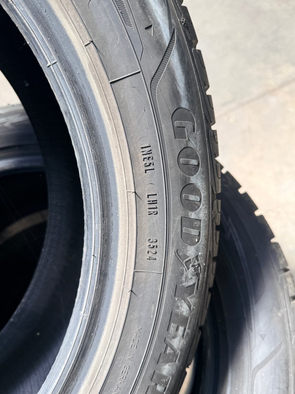 225/55/18 - Invernali - Goodyear - DOT 2024 - Usato