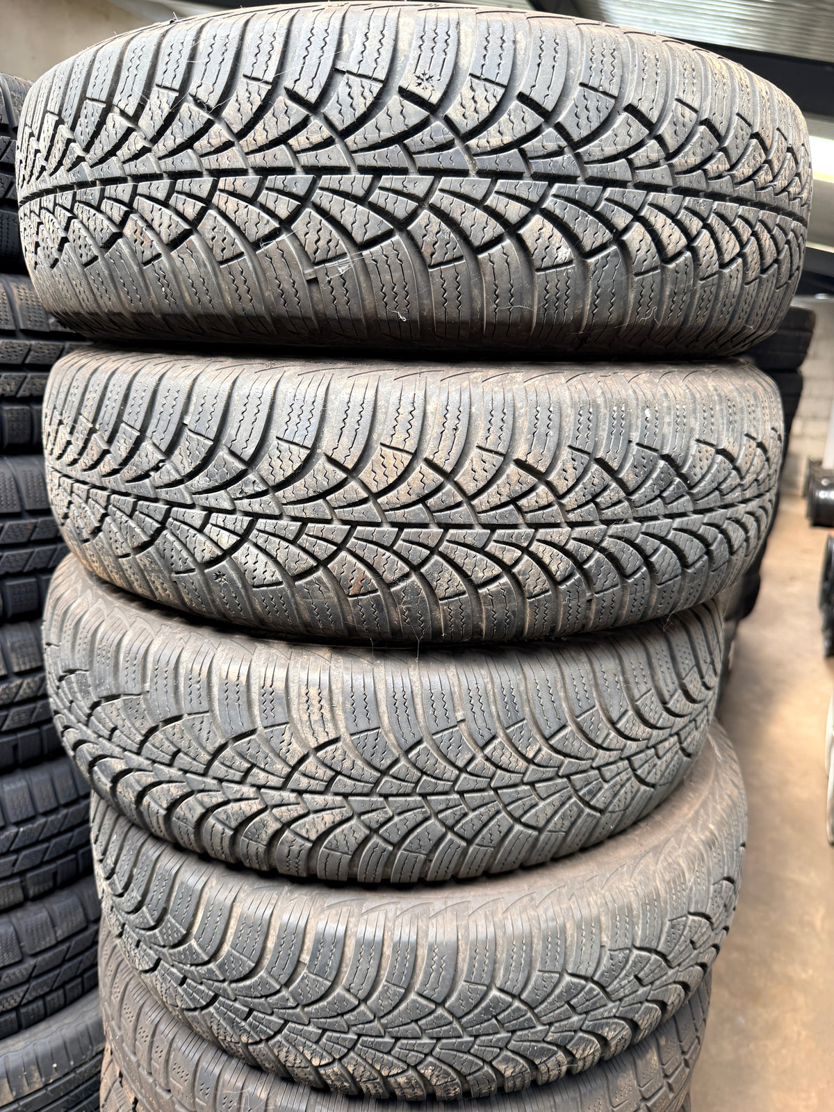 175/70/14 - Invernali - Goodyear - DOT 2017 - Usato