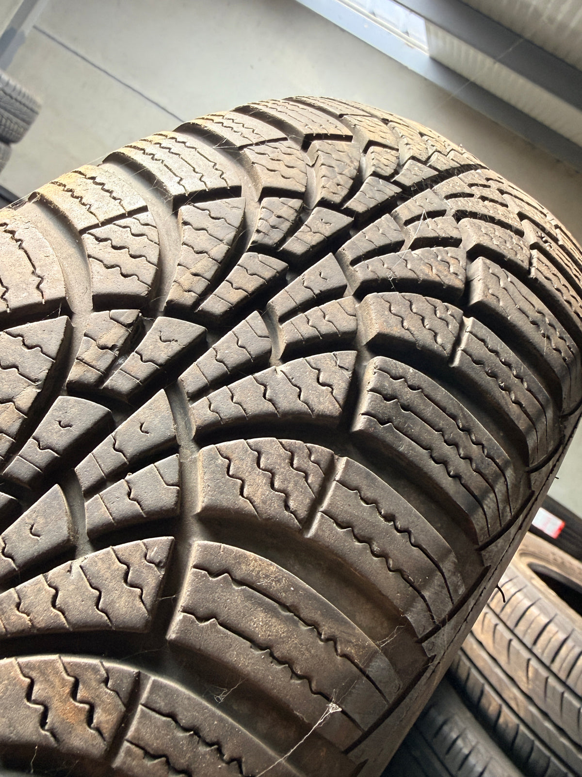 175/70/14 - Invernali - Goodyear - DOT 2017 - Usato