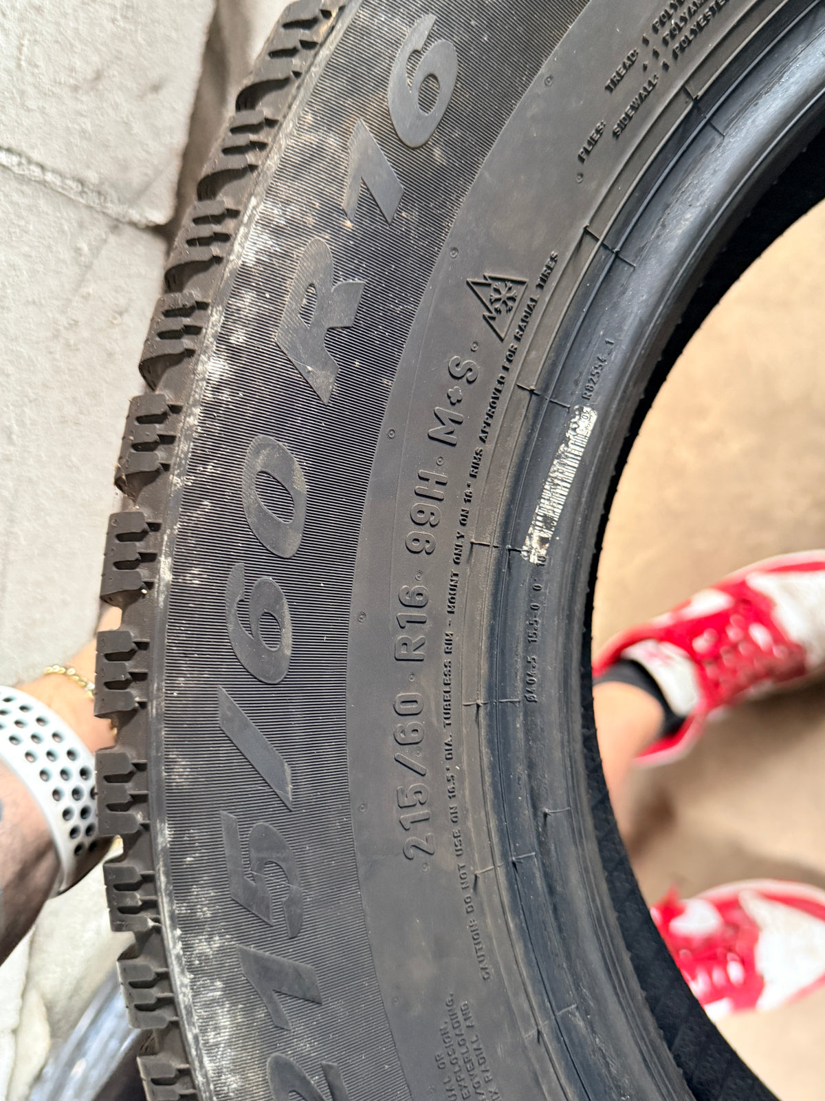 215/60/16 - Invernali - Pirelli - DOT 2023 - Usato