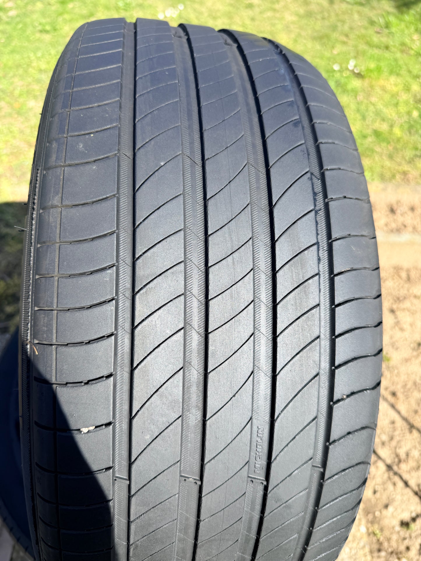 225/50/18 - Estive - Michelin - DOT 2022 - Usato