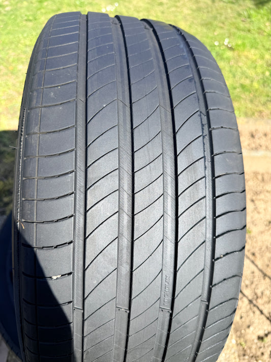 225/50/18 - Estive - Michelin - DOT 2022 - Usato