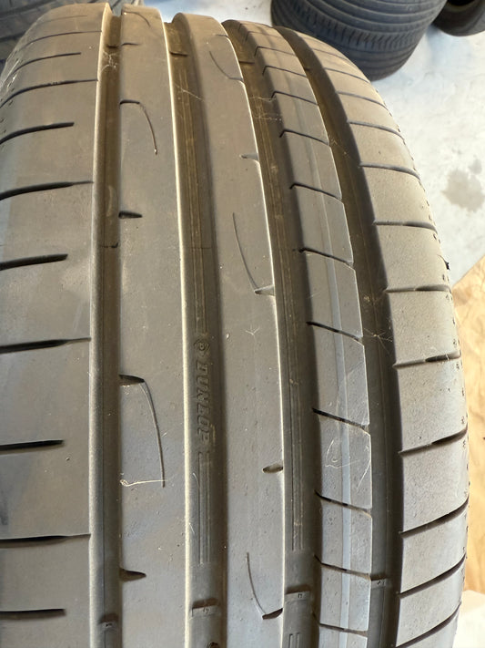 225/45/18 - Estive - Dunlop - DOT 2022 - Usato