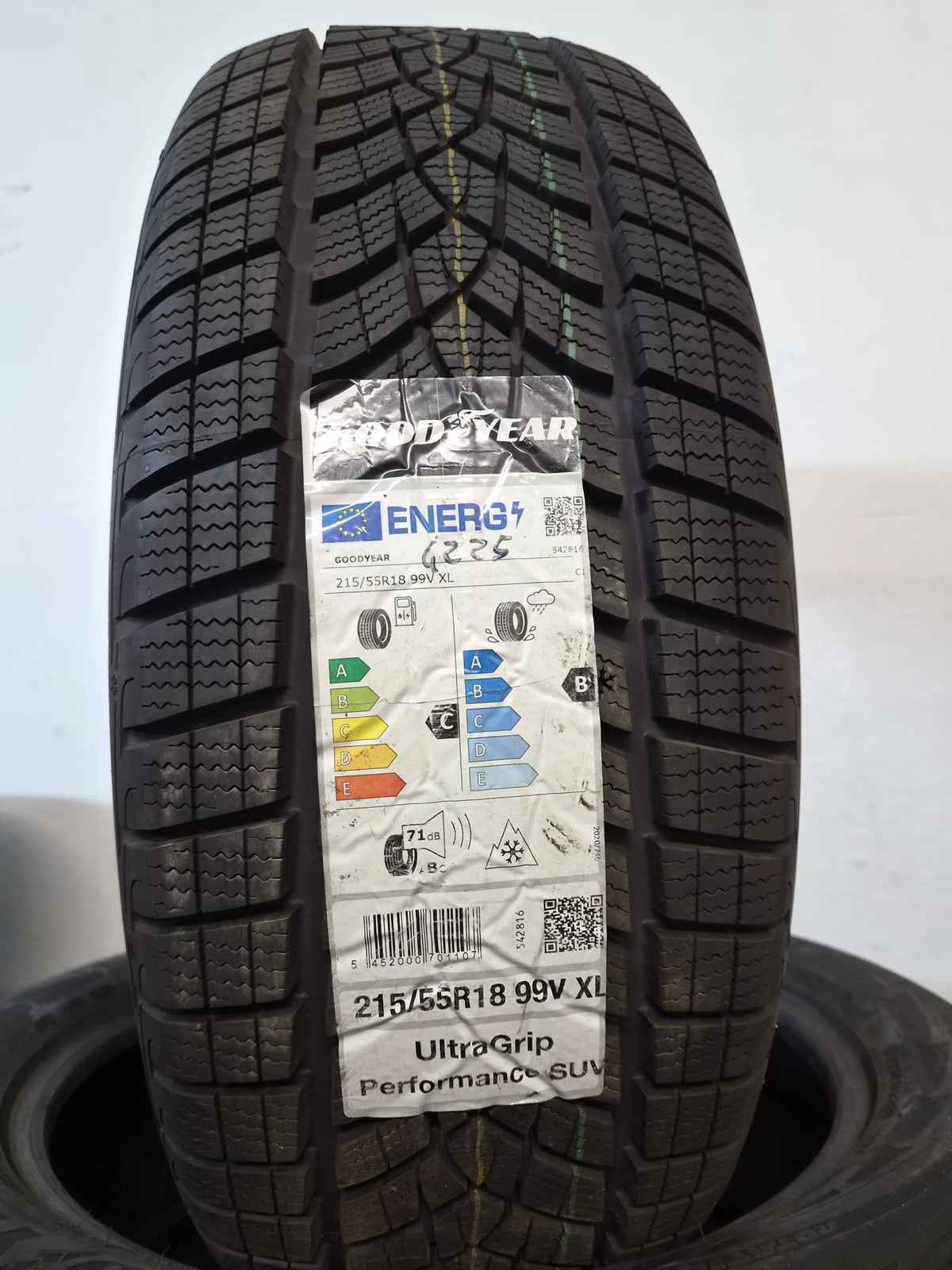 215/55/18 - Invernali - Goodyear - DOT 2025 - Nuovo